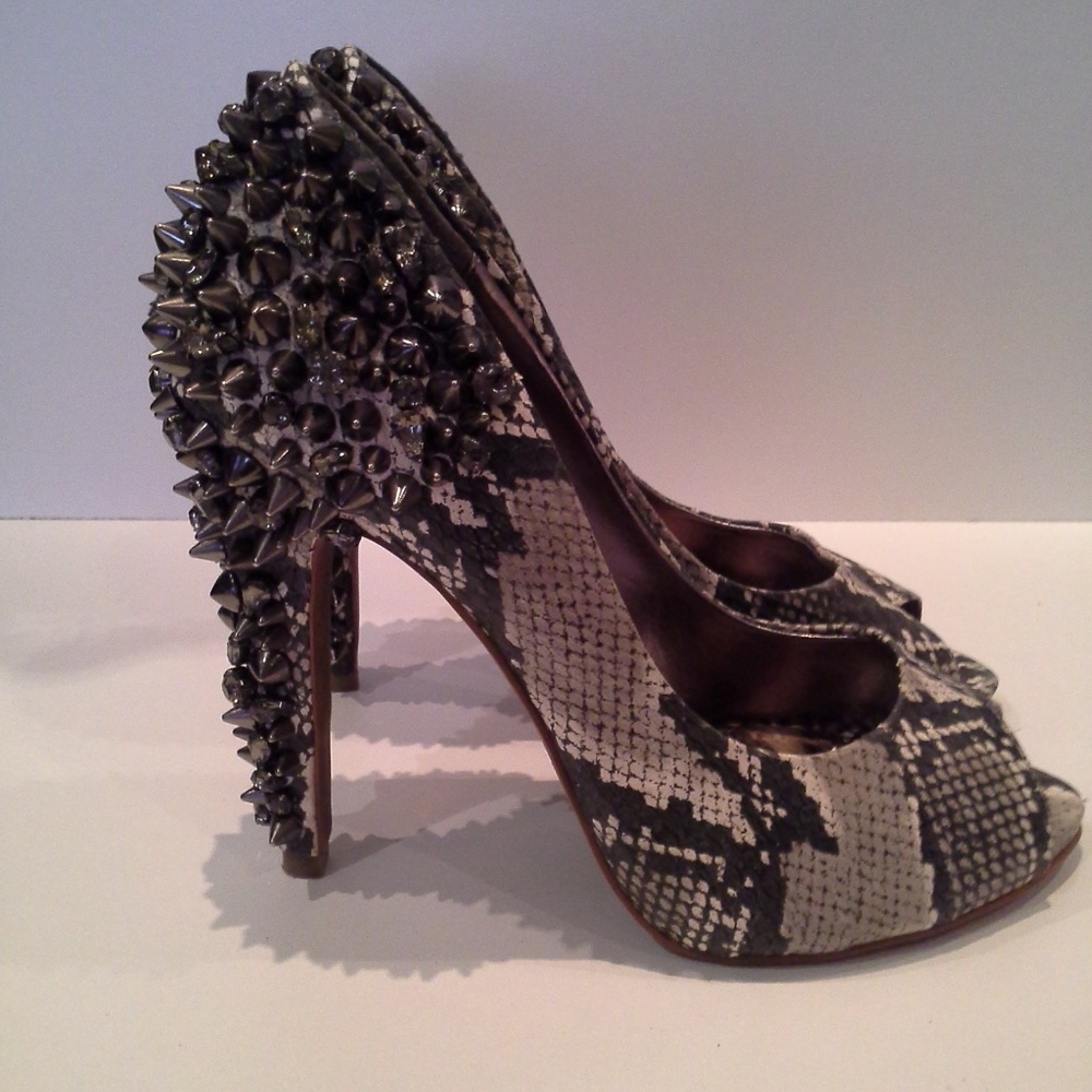 Sam Edelman 8.5 Lorissa Grey Python Studs Peep Toe - image 2